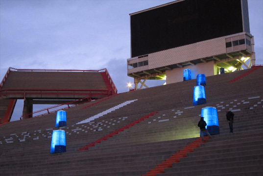 toylit, green art, eco art, art installation, port a potty, portable toilet, potty, stadium, upcycled, Millegomme, www.refunc.nl, africa, Jan Körbes, Thjeu Donders, Mmabatho Stadium