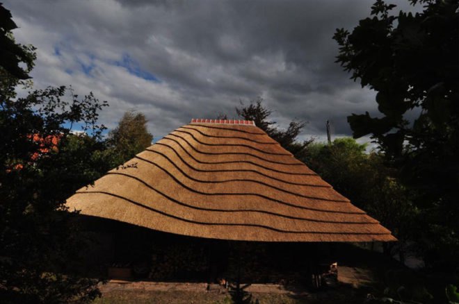 reet barn, 24hr architecture, green architecture, local materials, eco materials, eco architecture, reeds, natural materials, sustainable architecture, green design, netherlands, barn