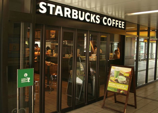 starbucks cups, reusable coffee cups, how to recycle a coffee cup, are coffee cups recycleable, can your recycle coffee cups, starbucks green initiatives, starbucks recycling initiatives