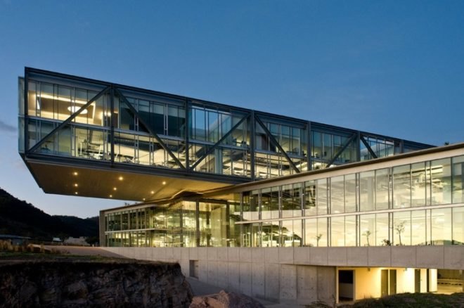 green roof, garden roof, Mexican green building, largest cantilevered building, KMD Architects, automated lighting,