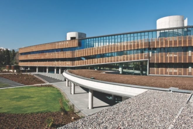 +arquitectos, Chile green building, Daylighting, Empresas Transoceánica, Green Building, green office park, tucked under parking