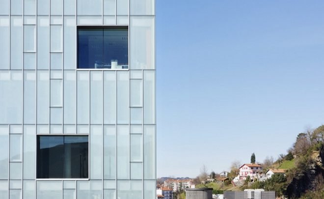 Green office tower, double skin facade, daylighting, natural cooling office, Hoz Fontán Arquitectos, Spain Green building, Spain green highris