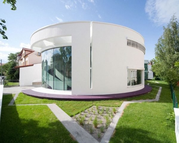 Flowing German Office Features State Of The Art Systems