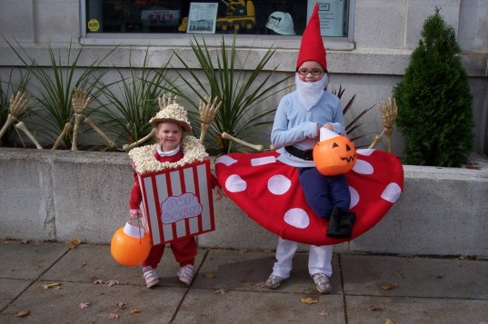 eco-friendly halloween costumes, green costume contest, green halloween, green halloween contest, green halloween tips, inhabitots costume contest, Inhabitots Green Halloween Costume Contest