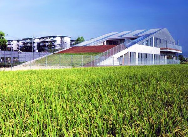 Green Japanese School Boasts a Transforming Interior