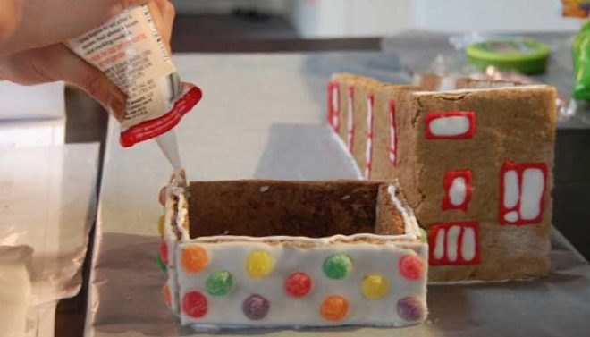 hometta, wedge house, eco gingerbread house, green building, eco design, gingerbread