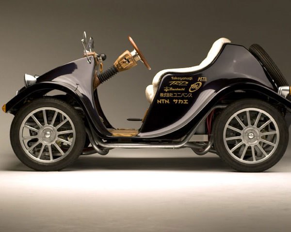 Takayanagi's All-Electric Roadster Has a 1920's Twist