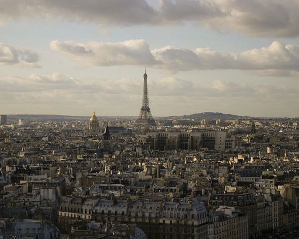 Paris Looks to Ban SUV's, Old Guzzlers From its Streets