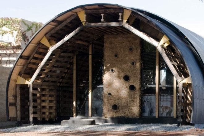 slumtube, pallet house, palettenhaus, affordable housing, shipping pallets, green design, sustainable architecture
