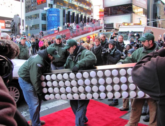 times square, new year's eve, philips lighting, green lighting, 2011, new york city