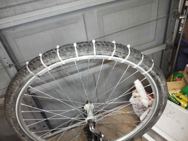 snow tires, bike snow tires, how to ride your bike in the snow,