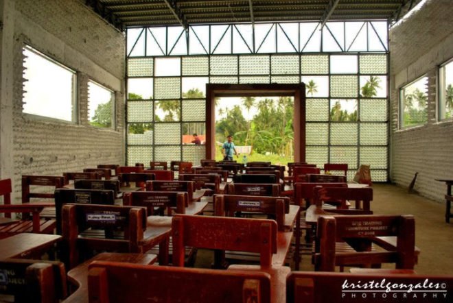 bottle school, illac diaz, school made of bottles, my shelter foundation, myshelterfoundation, bottle house, bottle architecture, green design, eco design, sustainable design, green architecture, eco architecture