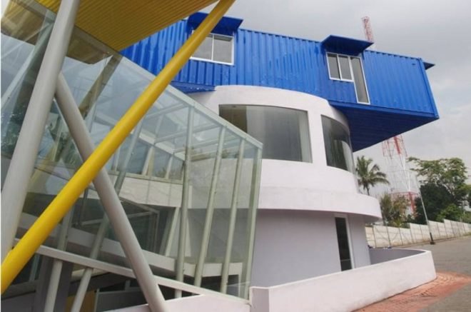 contertainer, dpavilion architects, shipping container library, shipping container health clinic, green building, sustainable architecture, cargotecture