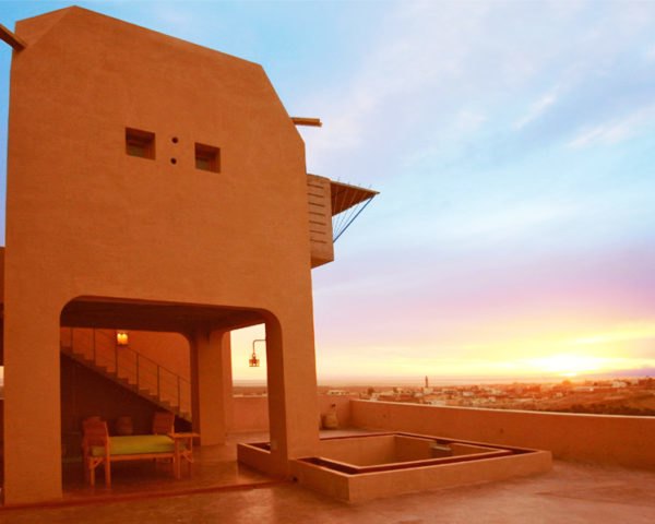 Modern Eco Retreat Keeps Its Cool at the Sahara's Edge