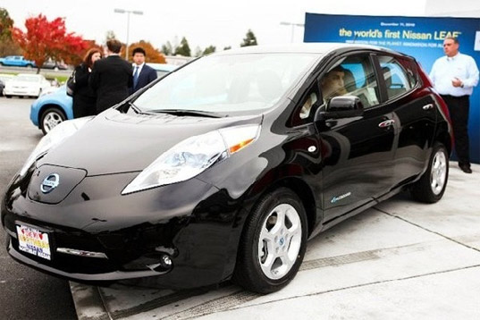 nissan leaf, nissan leaf ev, chevrolet volt, nissan leaf, nissan leaf ev, chevy volt ev, chevy volt vs nissan leaf, electric car, electric vehicle, green design, green transportation