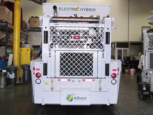 green street, hybrid street sweeper, clean street, new street sweeper, Allianz hybrid, green street utility,