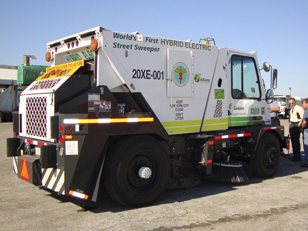 green street, hybrid street sweeper, clean street, new street sweeper, Allianz hybrid, green street utility,