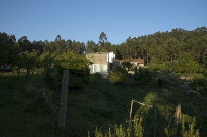 cork house, Arquitectos Anónimos, portugal, cork, cork exterior, green design, renewable resource