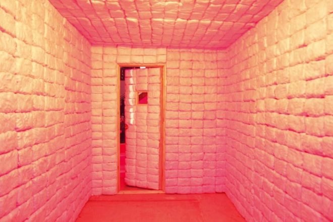 jennifer rubell, padded cell jennifer rubell, cotton candy room, jennifer rubell cotton candy, padded cell cotton candy, cotton candy art, edible art