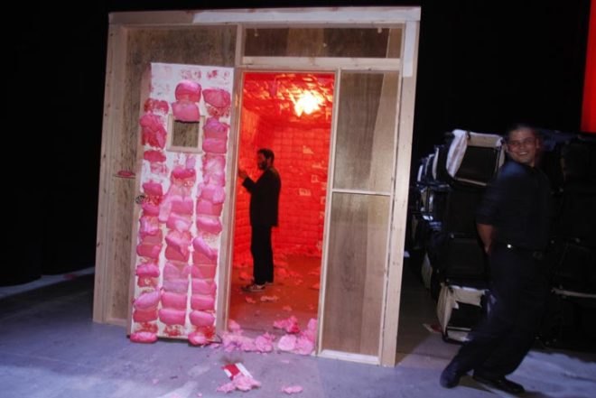 jennifer rubell, padded cell jennifer rubell, cotton candy room, jennifer rubell cotton candy, padded cell cotton candy, cotton candy art, edible art