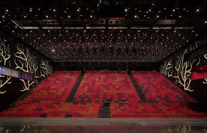 mecanoo, mecanoo architecten, green architecture, green roof, eco architecture, roof garden, eco design, green design, sustainable design, la llotja, la llotja theater, llotja, solar power, spanish architecture