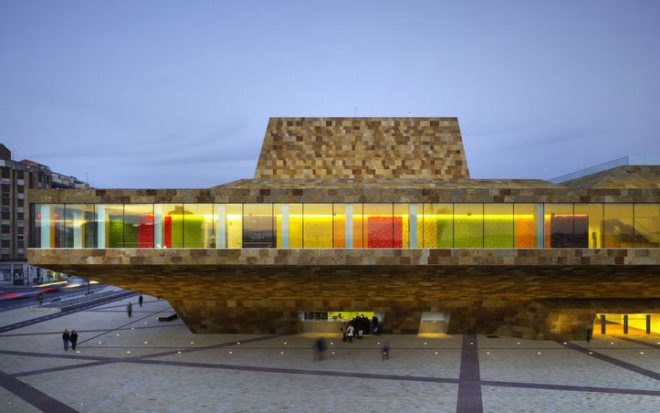 mecanoo, mecanoo architecten, green architecture, green roof, eco architecture, roof garden, eco design, green design, sustainable design, la llotja, la llotja theater, llotja, solar power, spanish architecture