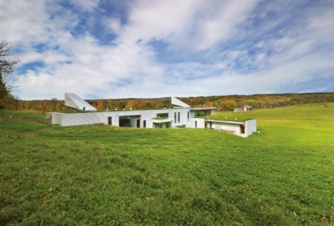 eco building, Canadian green building, green roof, green roof house, canada green roof, light scoop, galvalume siding, groundsource heat pump, geo thermal,natural daylighting, eco roof, green home, low profile home, Ian MacDonald, Meadow ho