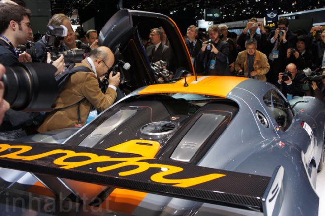 Porsche, Porsche 918 RSR, Porsche electric race car, Porsche Hybrid Race car, Porsche Hybrid Sports Car, Porsche Spyder unveiling, Porsche unveil, Detroit Auto Show, NAIAS, Inhabitat, Porsche Green Car, Porsche EV, Porsche Electric Vehicle, Porsche eco