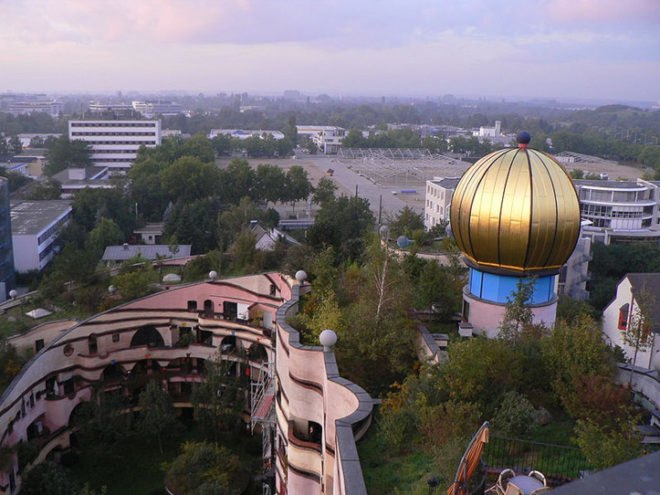 Waldspirale, wald spirale, forest spiral, green roof, forest topped building, eco architecture, crazy architecture, green architecture, sustainable architecture, Friedensreich Hundertwasser, green building, roof garden, Heinz M. Springmann, bauverein darmstadt company, tree tenants, weird architecture