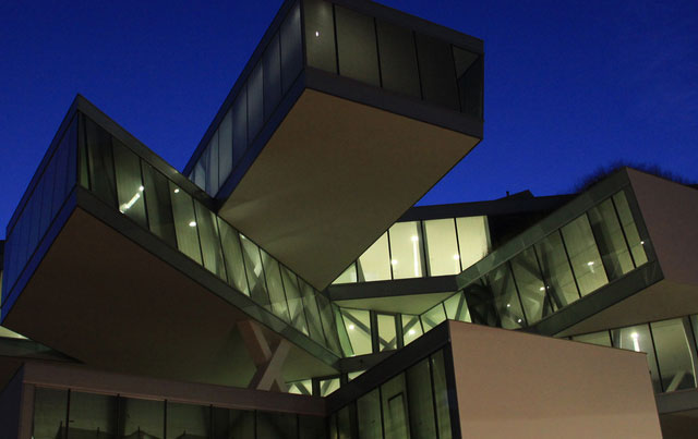 Actelion Business Center, green building, eco building, eco architecture, green architecture, green design, herzog & de meuron, h & d, sustainable architecture, green roof, solar shading, carbon neutral, solar power