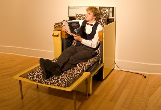 oven, transforming oven, oven lounge, transforming furniture, recycled furniture, green products, green design, eco design, oven that turns into a couch, oven that turns into a sofa, transforming oven, wayouthere
