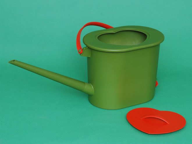 watering can, fertilizer, urine, compost, green, eco, sustainable, gardening, plants, liquid gold, towa, sweden, design, guldkannan, horticulture