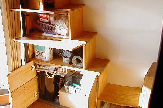 japanese camper car, double decker camper car, recycled truck mobile home, transforming mobile home, green design, recycled materials, green truck, green car, transforming home, transforming truck, two story camper car, eco design, japan mobile home, japanese mobile home, japanese camper
