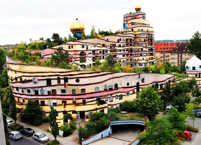 Waldspirale, wald spirale, forest spiral, green roof, forest topped building, eco architecture, crazy architecture, green architecture, sustainable architecture, Friedensreich Hundertwasser, green building, roof garden, Heinz M. Springmann, bauverein darmstadt company, tree tenants, weird architecture