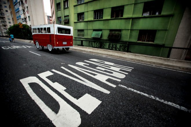 Projecto Kombi, green art, cardboard combi, cardboard installation, playful sculpture, mobile sculpture, Brazilian installation