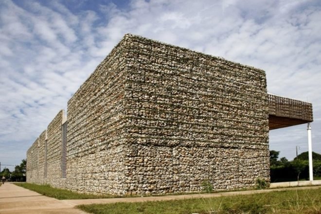 Biblioteca Pública de Villanueva, Villanueva Public Library, local materials, miguel torres arquiteco, sustainable architecture, green building, eco library