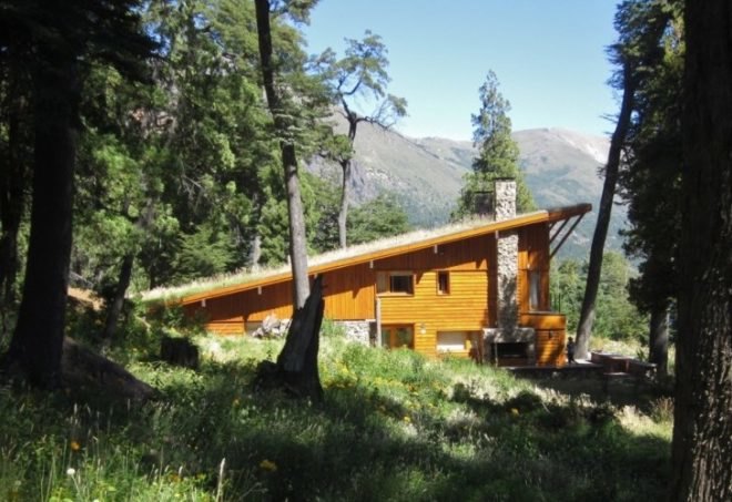 sustainable design, green design, argentina, green roof, studio ramos, sustainable building, local materials, Lake Gutiérrez green home