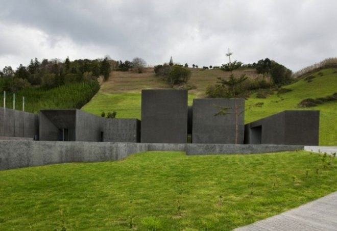 Municipal Pools of Povoação, barbosa e guimaraes, green roof, daylighting, skylights, portugal