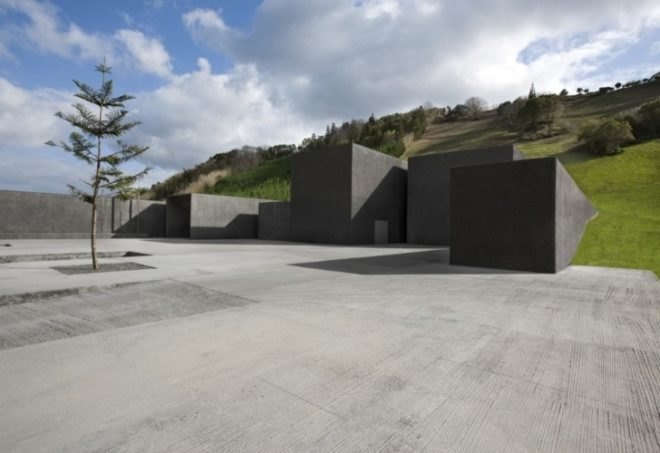 Municipal Pools of Povoação, barbosa e guimaraes, green roof, daylighting, skylights, portugal