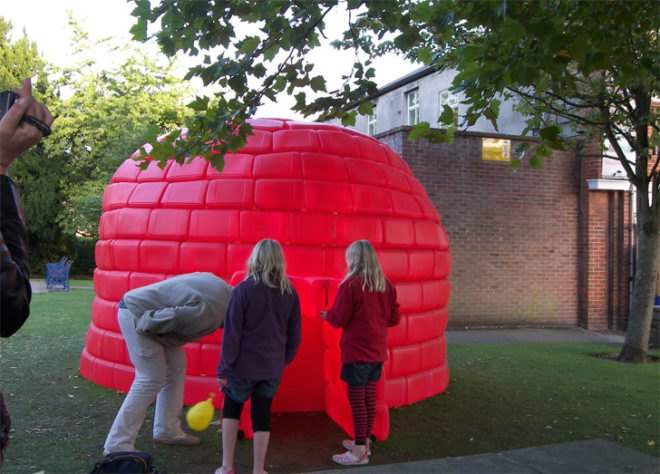 bibigloo, plastic bottle igloo, bibi, Fabrice CAHOREAU, postmodernist inuit concept, plastic igloo, green igloo, recycled igloo, green design, recycled design, recycled materials, green architecture, eco architecture, sustainable architecture, polyethylene recycled cans