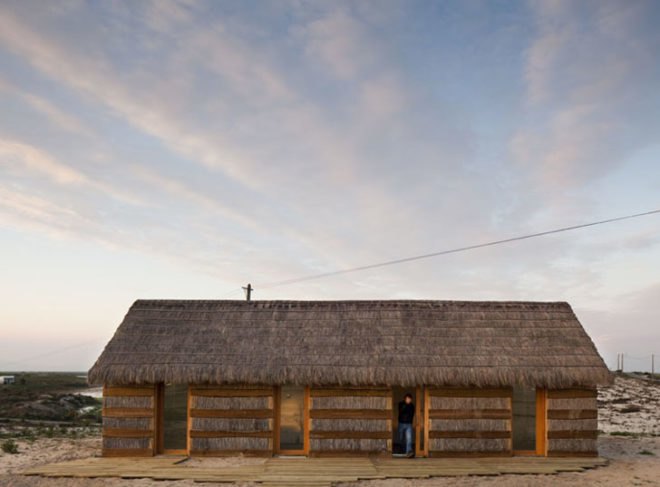 eco-retreat, Casa na Areia, Comporta, Grândola, Portugal, Aires Mateus, green renovation, green architecture, green building, eco renovation, sand floors, green retreats