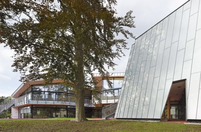 Zig-Zag Kindergarten Makes for an Immersive Teaching Environment
