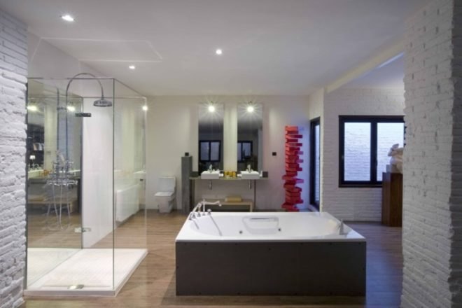 Minim Interior Architects, daylight, brick wall interior, green retrofit, eco interior, green interior,Sustainable Interiors, loft design, Spain green building,