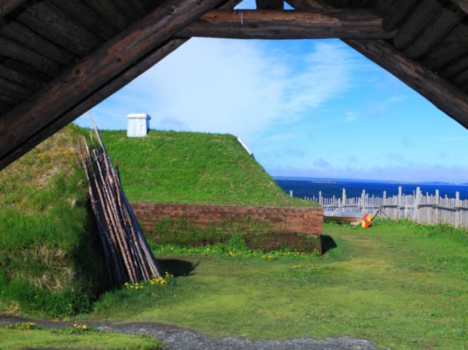 l'anse aux meadows, sod house, sod topped house, viking house, green roof, eco architecture green architecture, viking colony, living roof