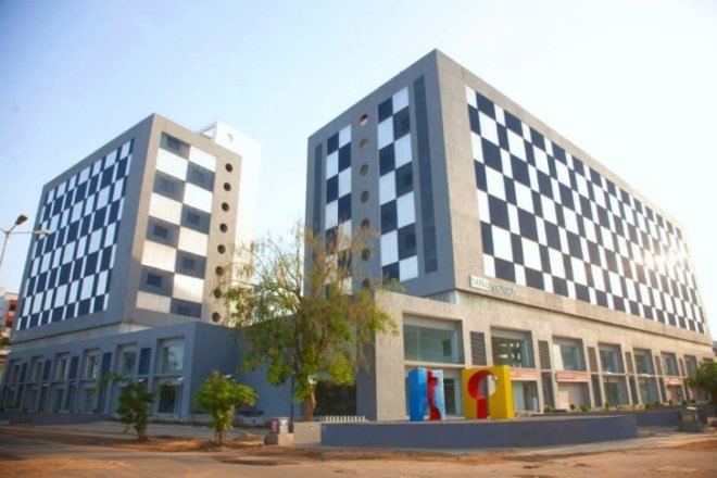 pegasus, shade screen, vitan architects, jagrut patel, sun screen, india,