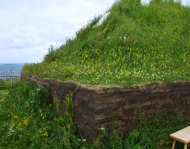 l'anse aux meadows, sod house, sod topped house, viking house, green roof, eco architecture green architecture, viking colony, living roof