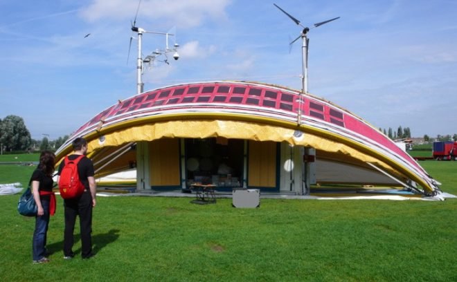 World In A Shell, Hans Kalliwoda, shipping container, off-grid, renewable energy, exhibition space