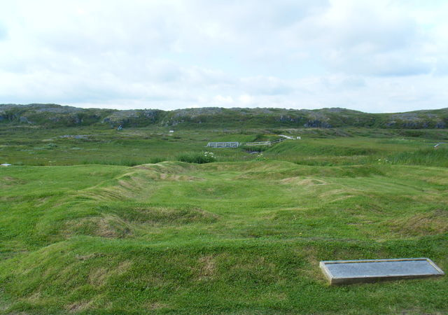 l'anse aux meadows, sod house, sod topped house, viking house, green roof, eco architecture green architecture, viking colony, living roof
