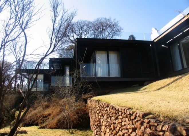 passive design, solar gain, green roof, South Africa, Daffonchio, Heritage House, Johannesburg, Magaliesburg, House Samios, indigenous plants, solar heating, solar geysers, underfloor heating