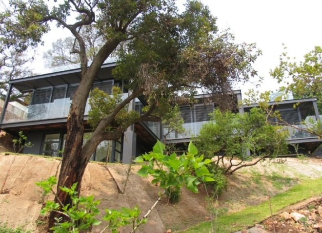 passive design, solar gain, green roof, South Africa, Daffonchio, Heritage House, Johannesburg, Magaliesburg, House Samios, indigenous plants, solar heating, solar geysers, underfloor heating